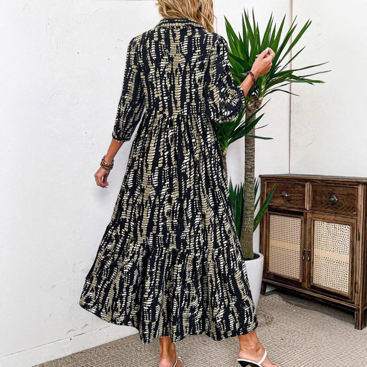 Dame Maxikjole med moderigtigt skjortebluse-stil og elegante flæse detaljer Stilla