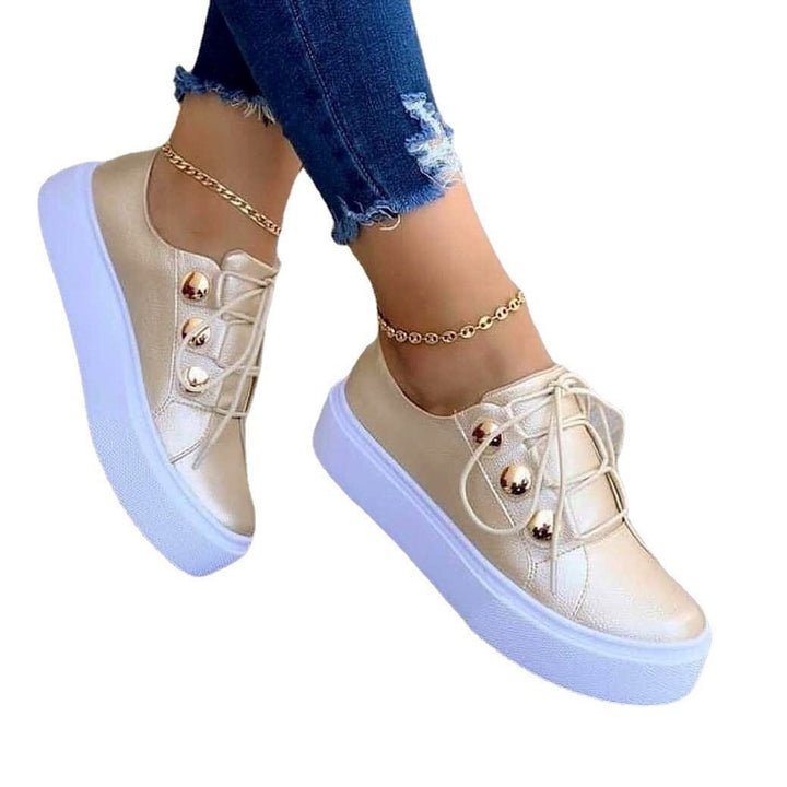 Dame Plateau-sneakers med skinnende overflade og elegant snøring Stilla