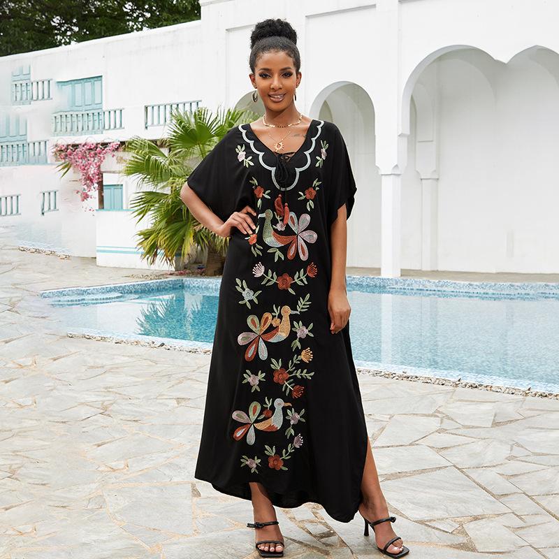Dame Maxi-Kaftan med blomsterbroderimønster og luftige ærmer Stilla