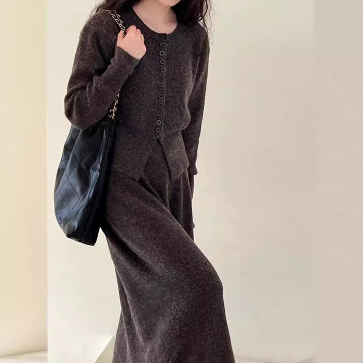 Femme Ribstrik-Cardigan og Maxi-Nederdel Sæt Stilla