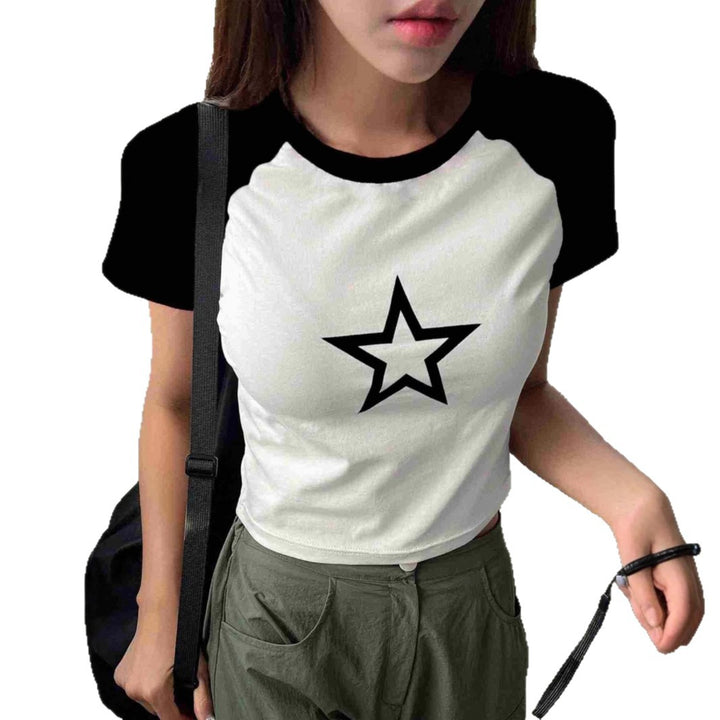 Dame Crop-T-Shirt med stilfuldt stjernemotiv og behagelig pasform Skovae