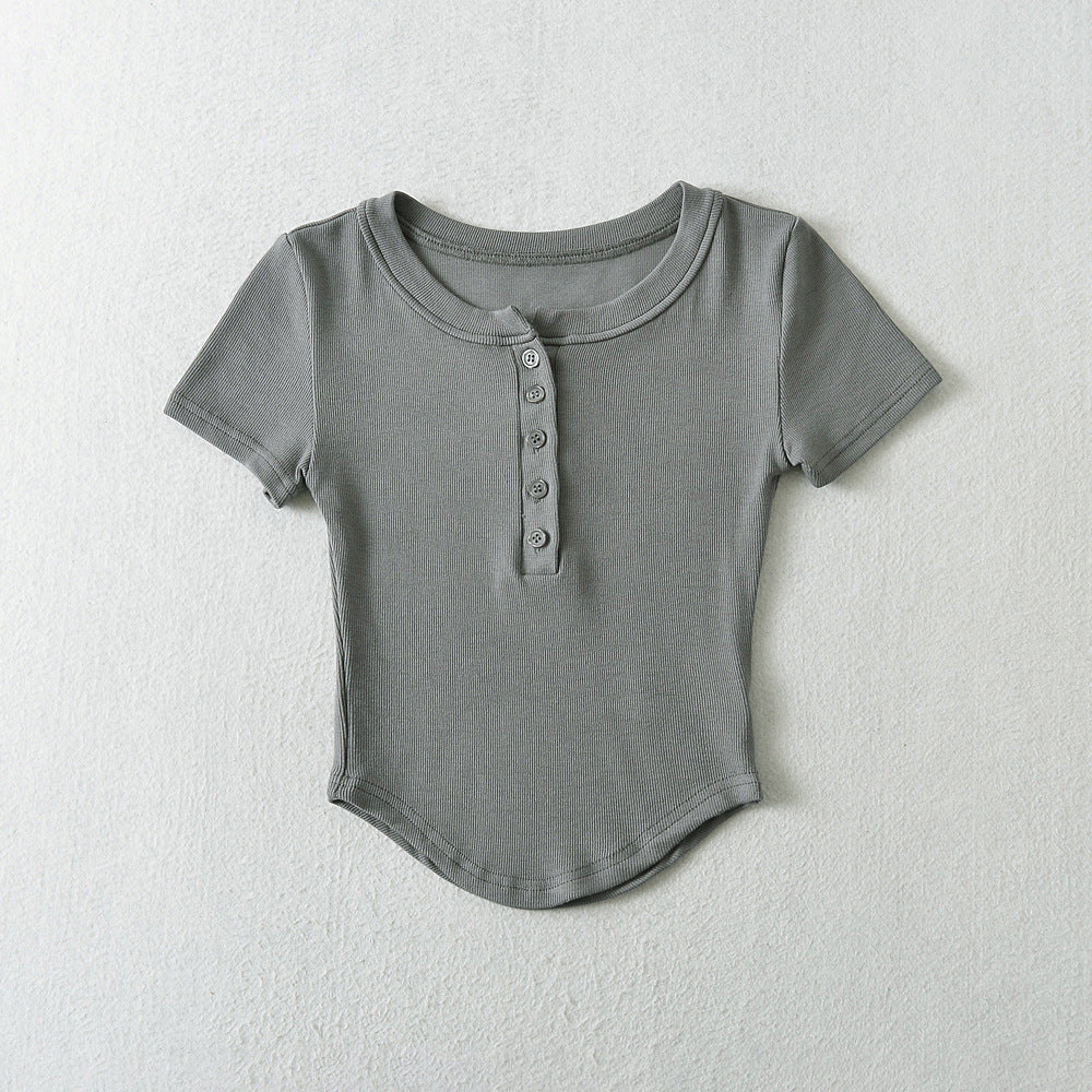 Dame kortærmet Henley-shirt med fine knapdetaljeringer og elastisk materiale Stilla