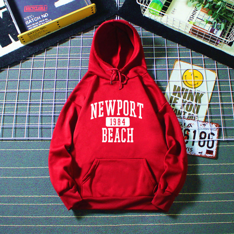 Kvindernes hættetrøje med nostalgisk Newport Beach skrift Skovae