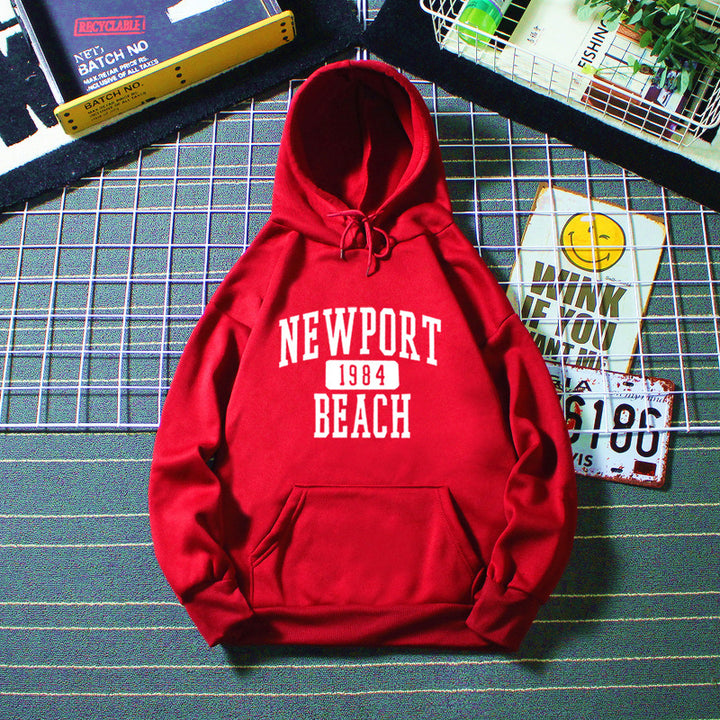 Kvindernes hættetrøje med nostalgisk Newport Beach skrift Skovae