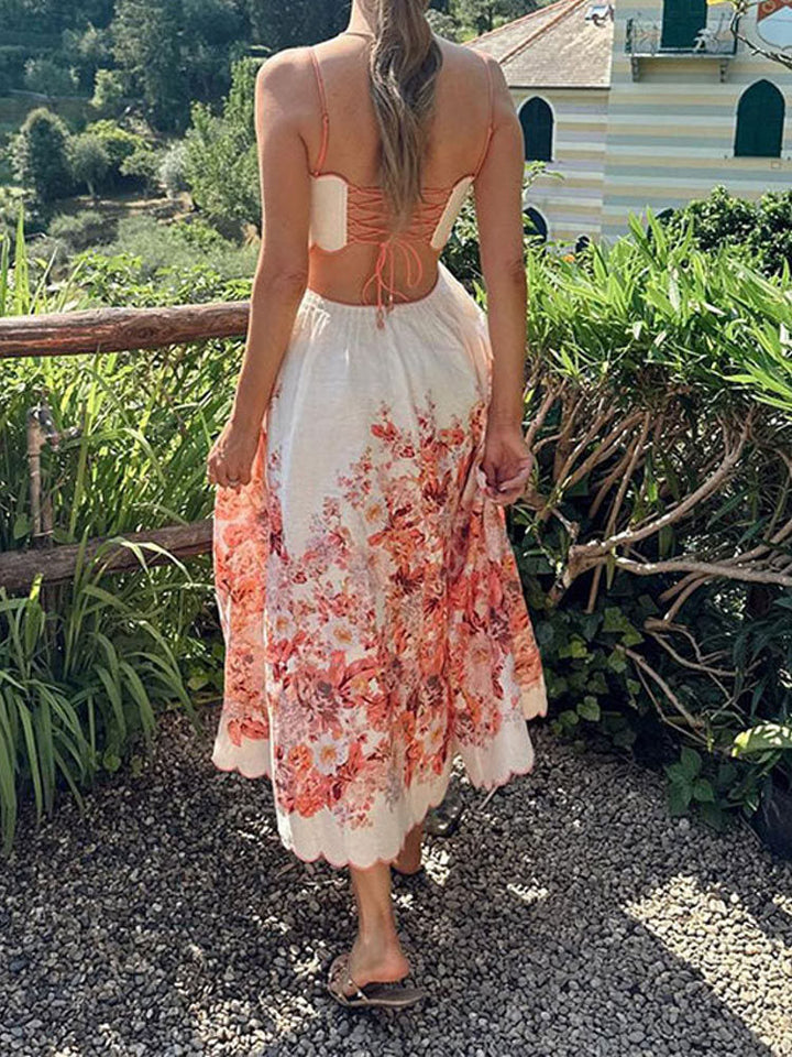Stilla | Elegant Isabella Blomsterkjole Med Halterneck Udsnit
