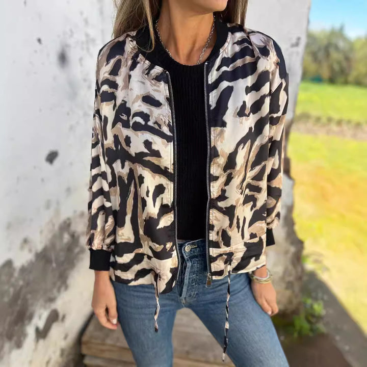 Dame fritidsjakke i trendy dyreprintdesign med elastiske manchetter Stilla