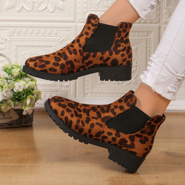 Dame Chelsea Støvler i trendy Leopardmønster med elastiske sideindlæg og skridsikker sål Stilla