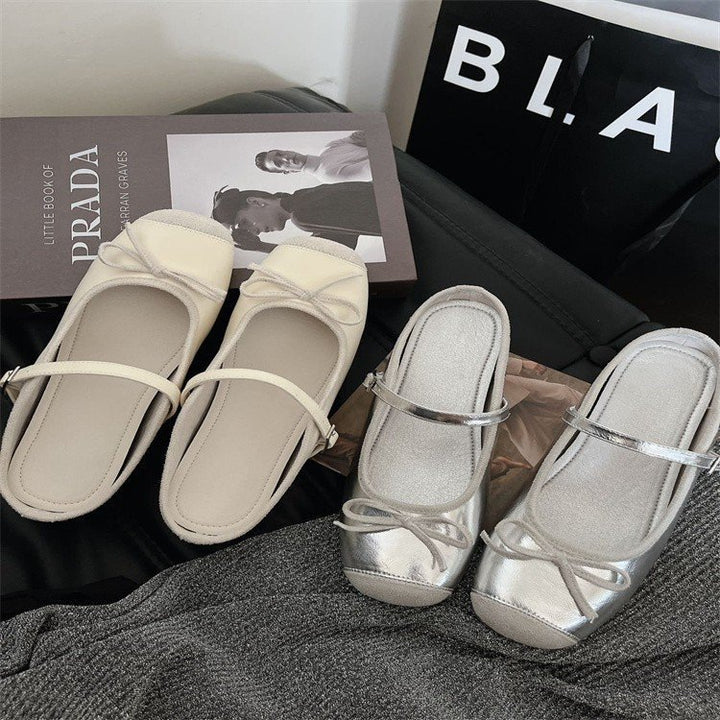 Dameballerinas med moderigtige remme og sødt sløjfe-detalje Stilla