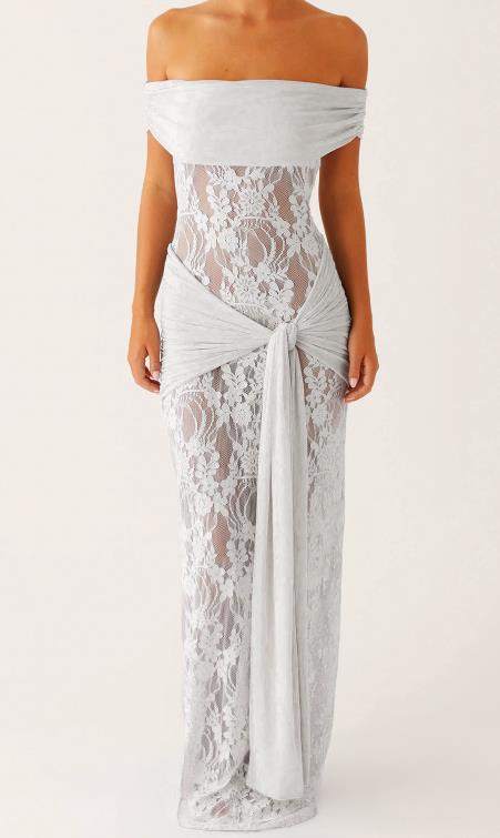 Dame Elegant draperet spidskjole med off-shoulder design Skovae