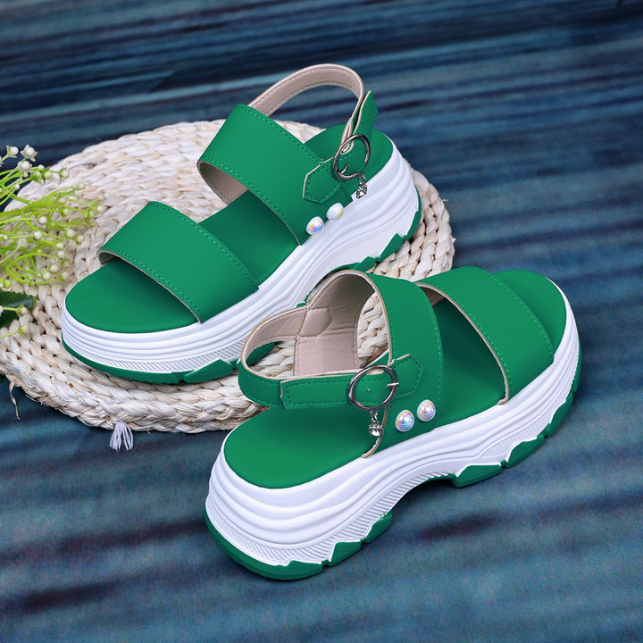 Dame komfortable platform-sandaler med fashionable stropper og dekorative applikationer Stilla