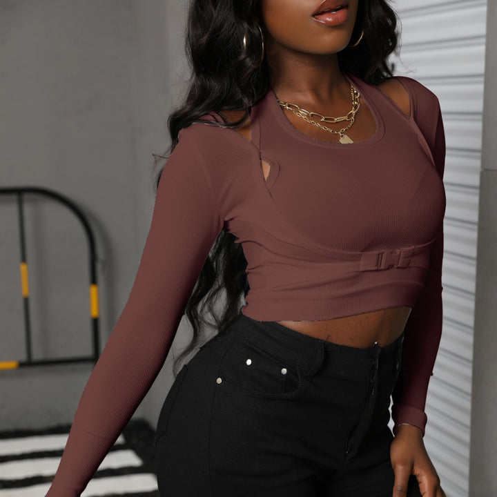 Kvindernes crop top med asymmetrisk snit og stilfulde udskæringer Skovae