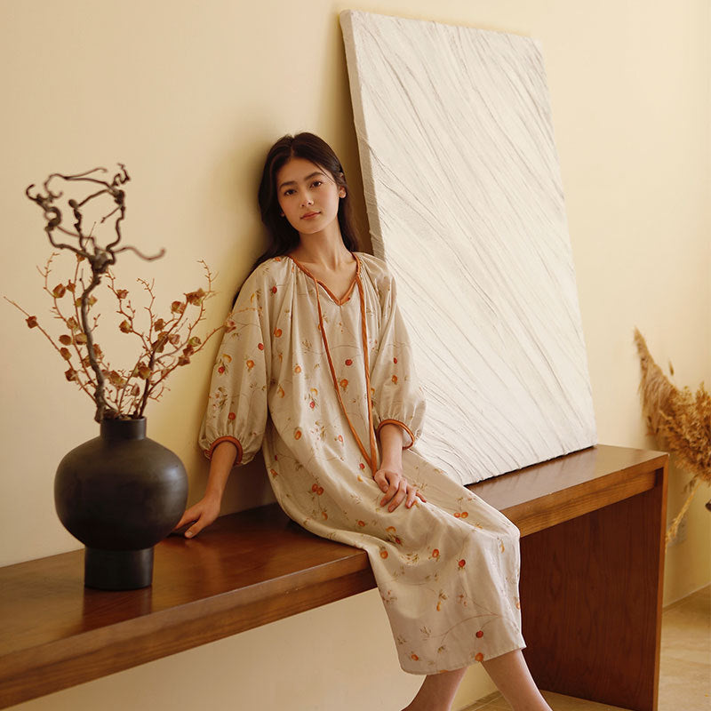 Dame Kimono-nattøj med legende blomsterdesign og flæsedetaljer Stilla