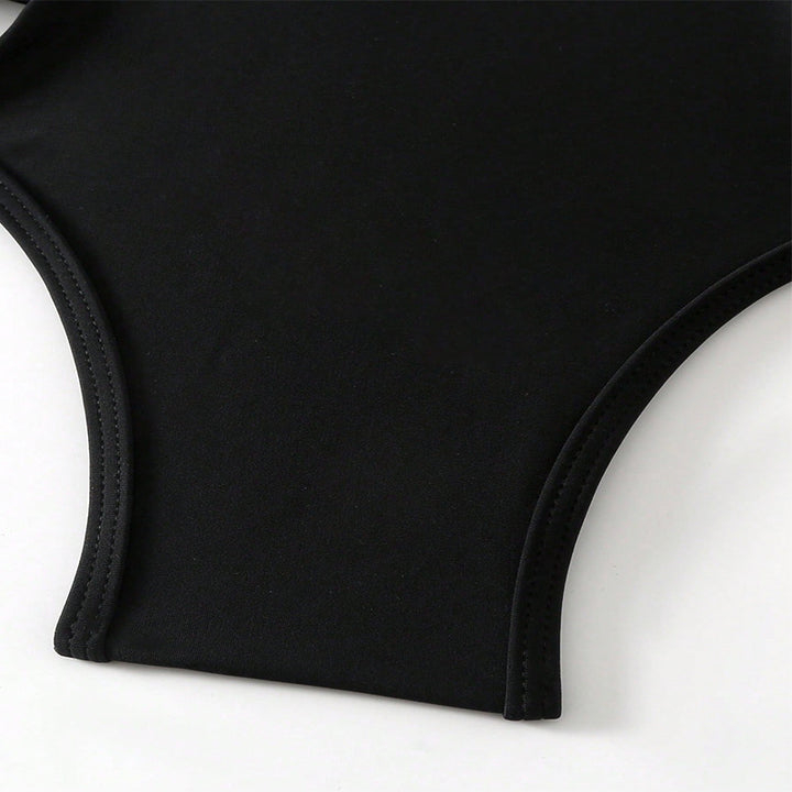 Dame Bikini-sæt med innovativ skæring og trendy cut-out-design Stilla