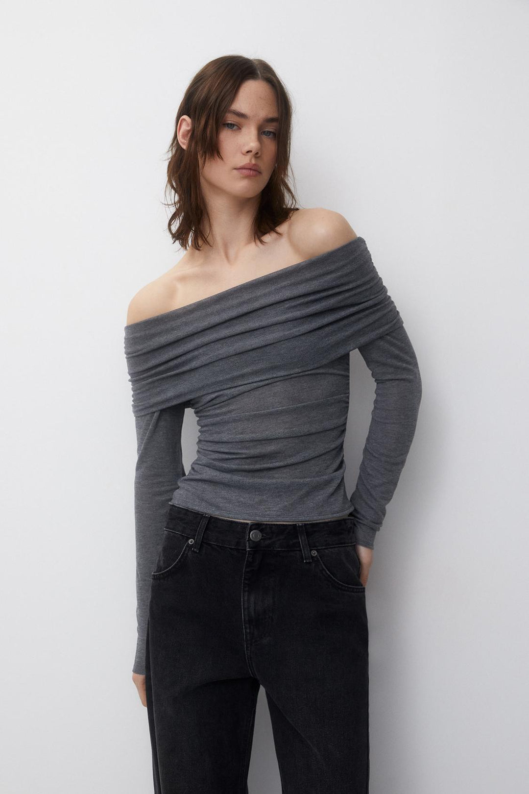 Dame Figurtilpasset Off-Shoulder Overdel med Rynk Stil