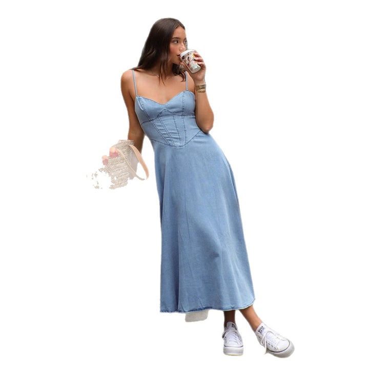 Dame Jeans-Midikjole med justerbare spaghetti-stropper og elegant snit Stilla