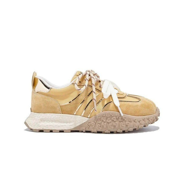 Dame Sneakers lavet af højkvalitets ruskind med åndbar mesh-overflade og innovativ dæmpningsteknologi Stilla
