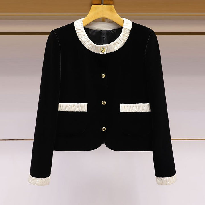 Dame kort jakke med elegant ruffle Stilla