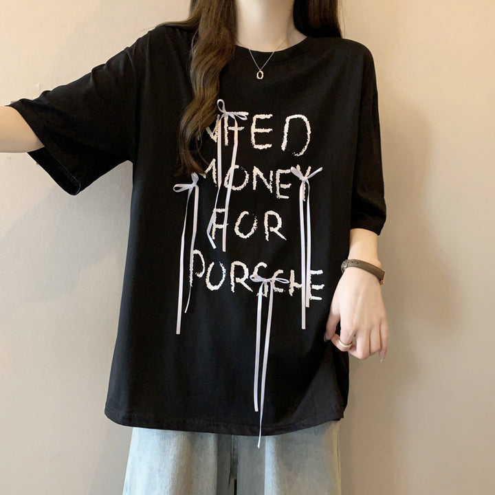 Femme Overstørrelse Grafik T-Shirt med legende bånddetaljer Stilla