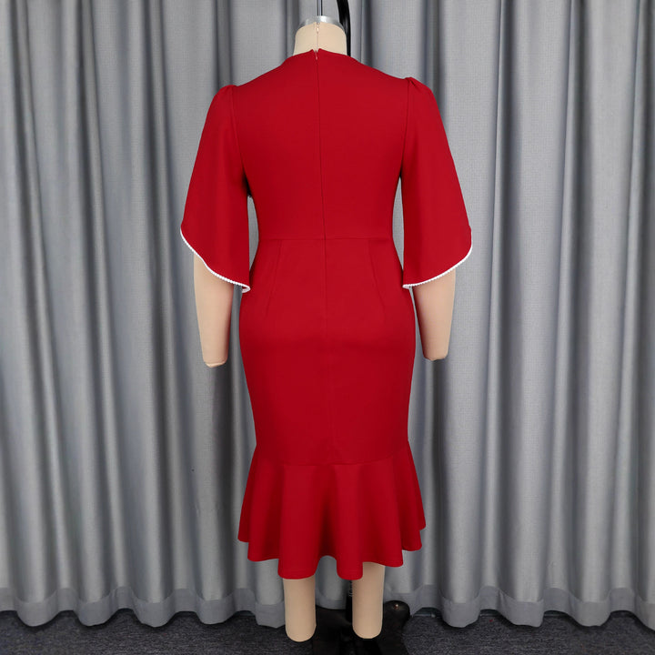 Dame figursyet aftenkjole med svaj og voluminøst flæsedesign Skovae