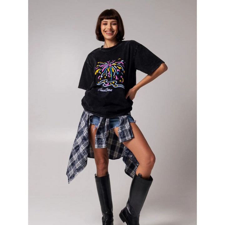 Dame T-shirt med moderne grafikelement og afslappet snit Stilla