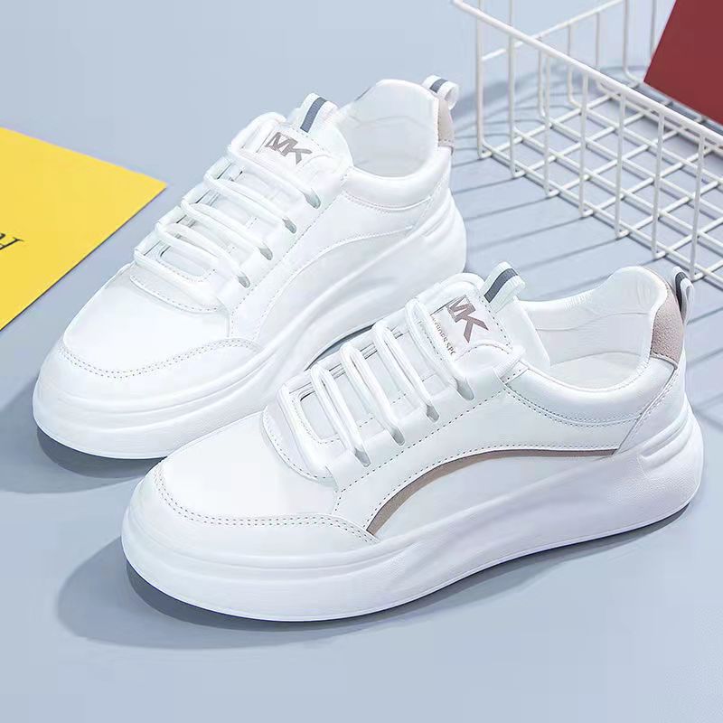 Dame Sneakers i moderne design med stabil sål og åndbar overfladestruktur Stilla