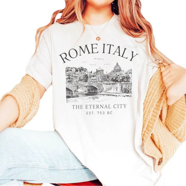 Dame T-shirt med kreativ Rom-tryk og afslappet pasform Stilla