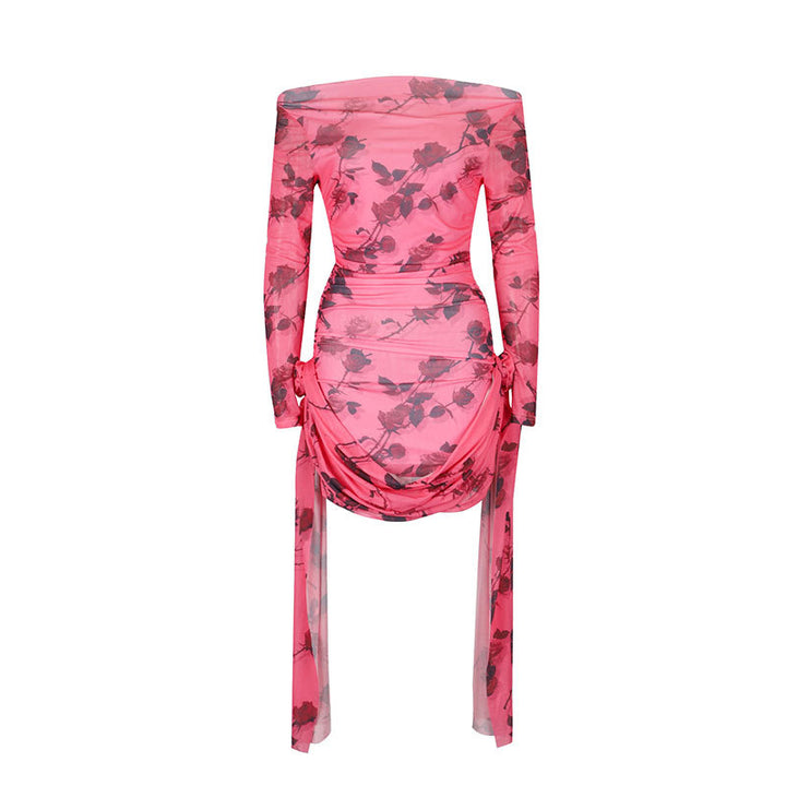 Dame Off-Shoulder Minikjole med florale flæser og elegant taljering Skovae