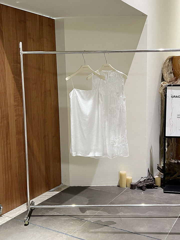 Dame Elegant ærmeløs kjole med fin broderi og luftig pasform Stilla