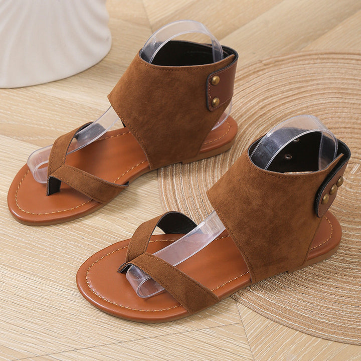 Dame sandaler med justerbar ankelsnor og moderne cut-out-design Stilla