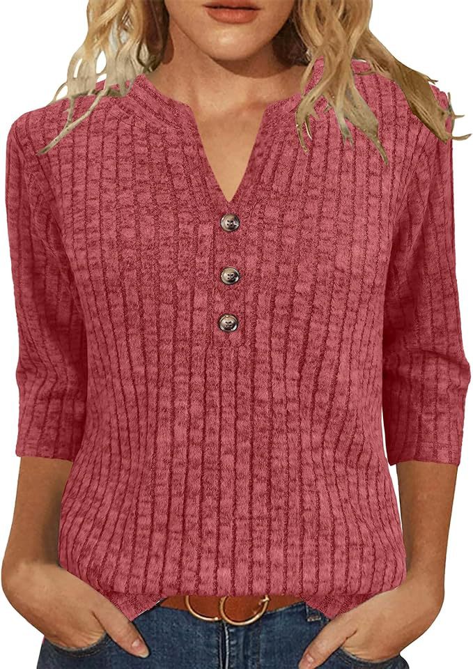 Kvinders strikket sweater med dekorative knaplukning og moderne ribbet mønster Stilla