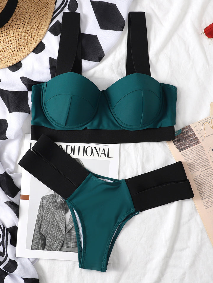 Dame bikini-sæt med støttende top og moderne skærdetaljer Stilla