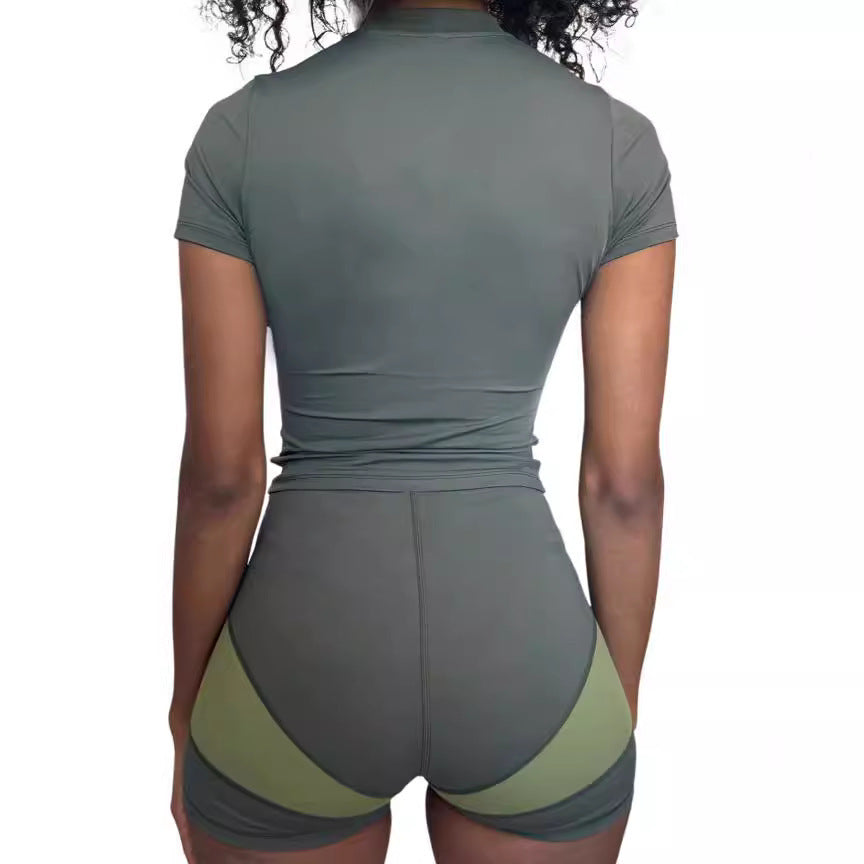 Dame Sporty sæt med kort overdel og tætsiddende shorts Skovae