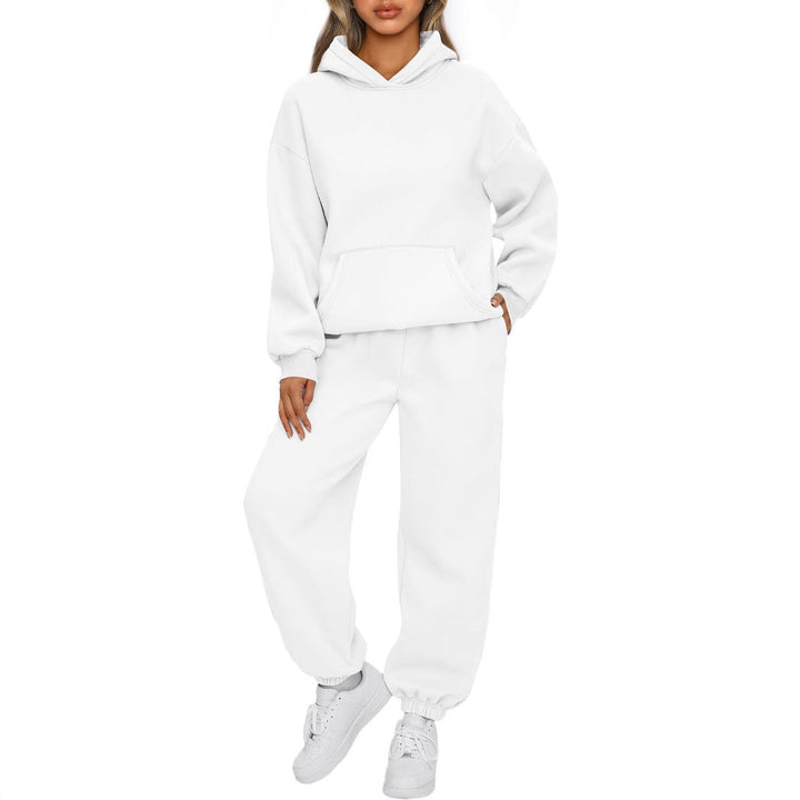 Kvinders behagelige hoodie sæt lavet af blødt sweatstof Skovae