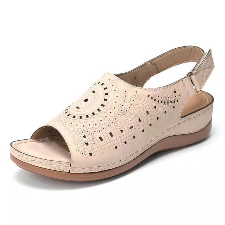Dame Sporty Sandaler med dekorativt snit og ergonomisk fodseng Stilla