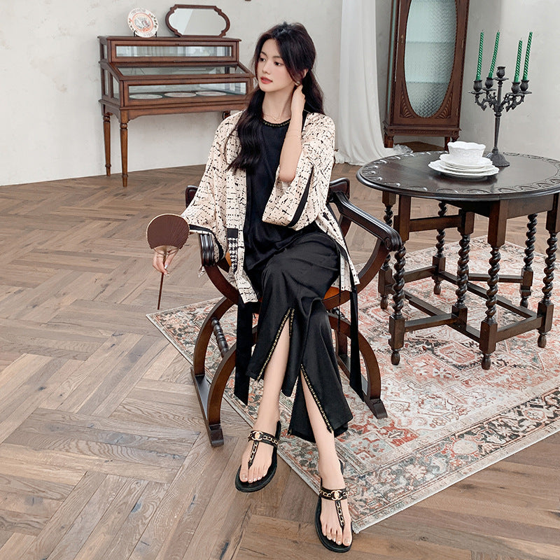 Dame Satin Pyjama-sæt med elegante spidse detaljer og løs pasform Stilla