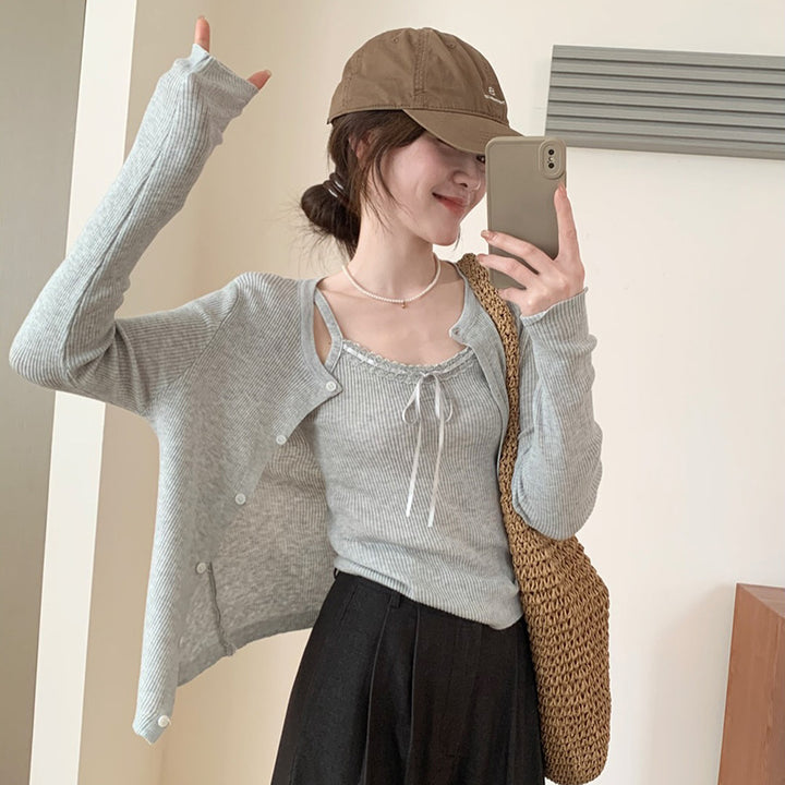 Kvinders afslappede cardigan med fashionable knapdetaljer og forlængede ærmer Stilla