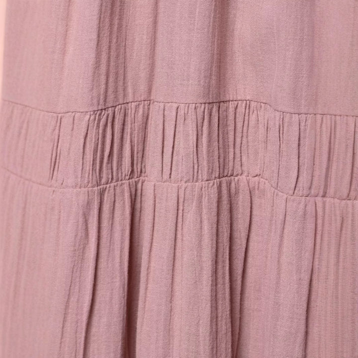 Femme Flydende Bohemian Maxi Kjole med Spaghetti Stropper og Flæsekant Stilla