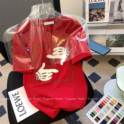 Dame T-shirt med kreativ håndgrafikdesign og afslappet pasform Stilla