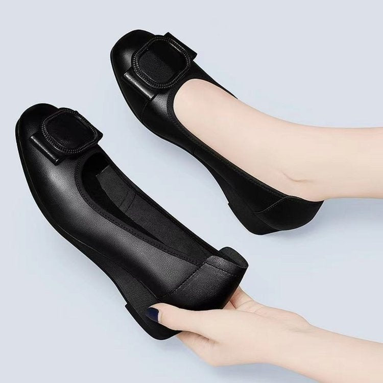 Dame Komfortable Ballerinas med moderne spændeapplikation og behagelig sål Stilla