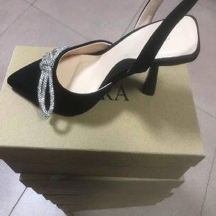 Dame nan elegante Slingback-Pumps med spids tåhætte og funkende strassløkke Skovae