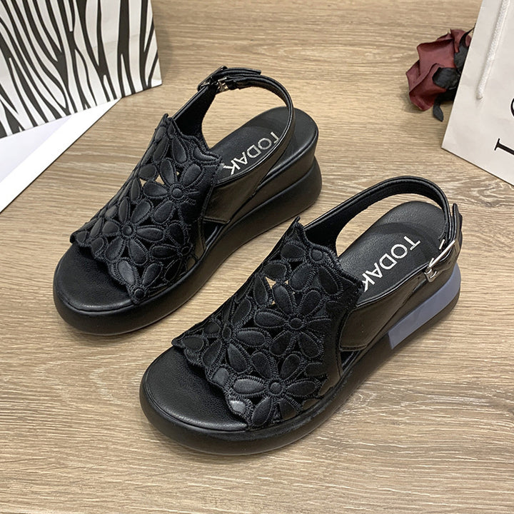 Dame Plateau-sandaler med elegant blomsterdesign og komfortabel sål Stilla