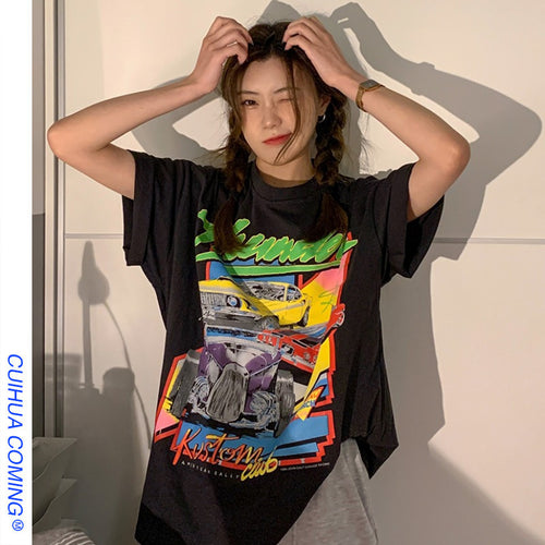 Dame T-shirt med kreativ retro-bil-design og afslappet snit Stilla