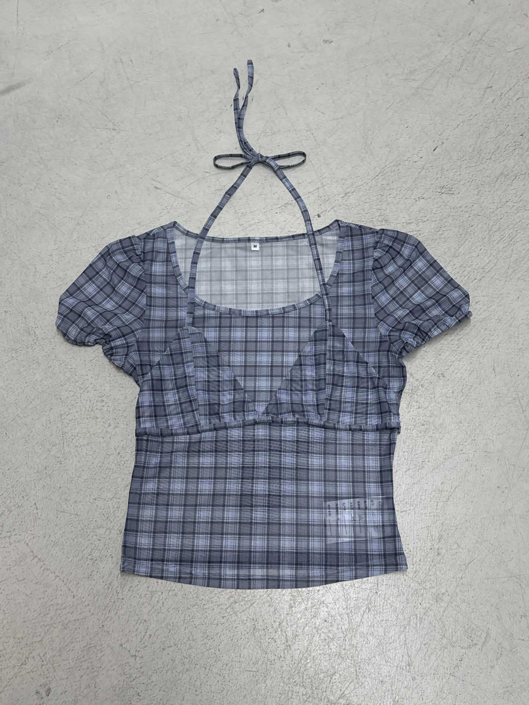 Dame mode, checked top with elegant spaghetti straps Skovae
