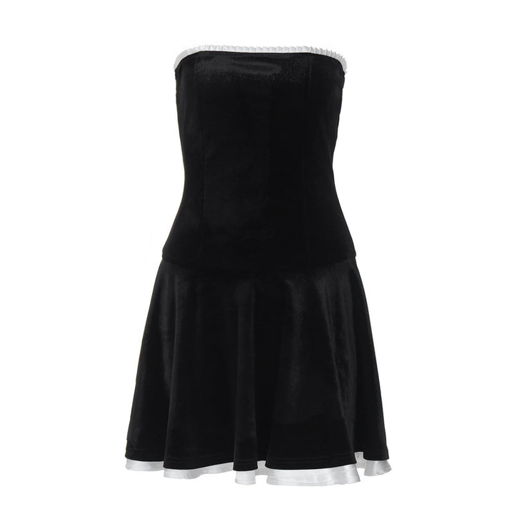 Dame off-the-shoulder festkjole med voluminøs nederdel og fine detaljer Stilla