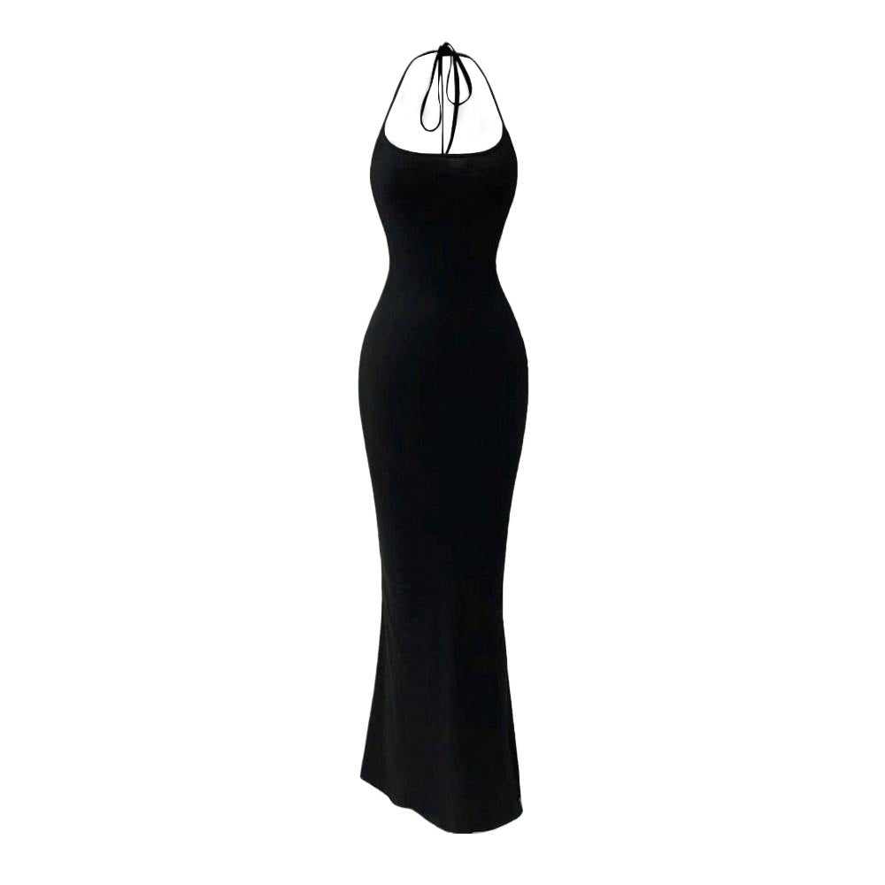 Kvindernes kropsnære maxi kjole med halterneck design og slim fit Stilla