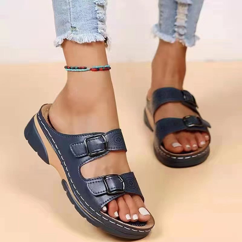 Dame Wedge-sandaler med justerbare stropper og perforeret overdel Stilla