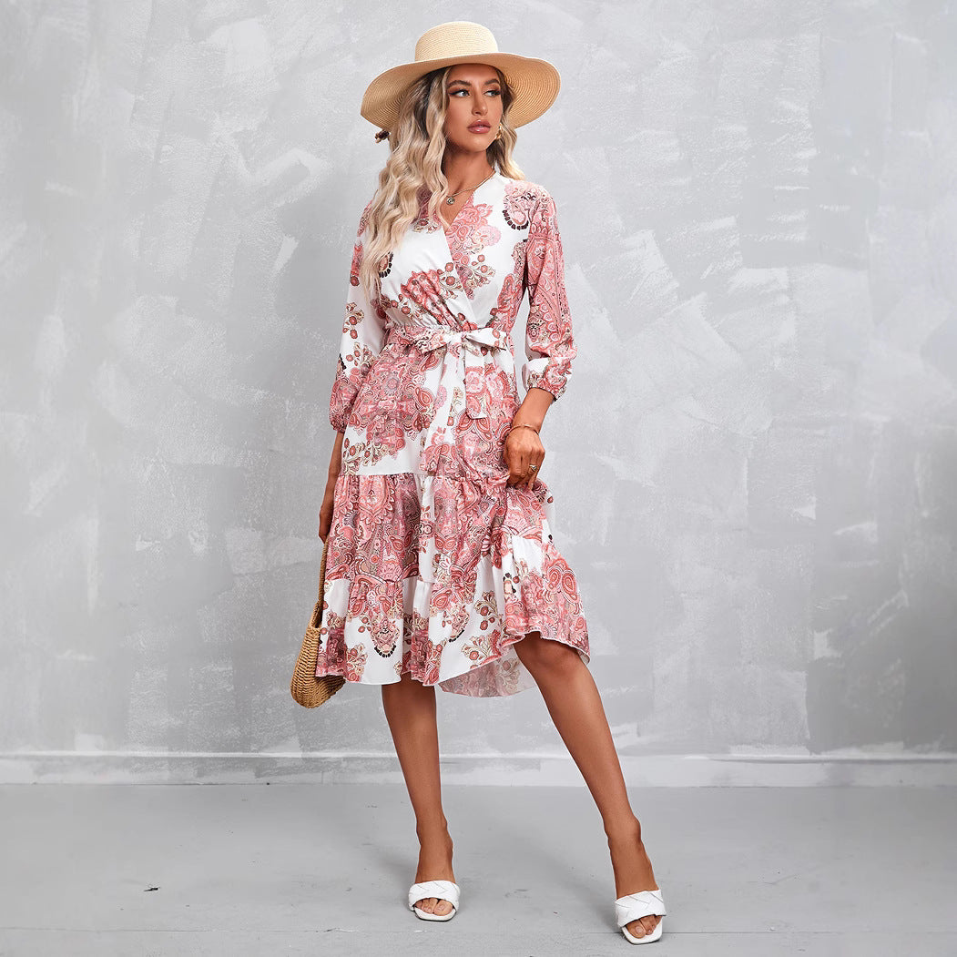 Dame wrap kjole med blomsterdesign og taljebælte Stilla