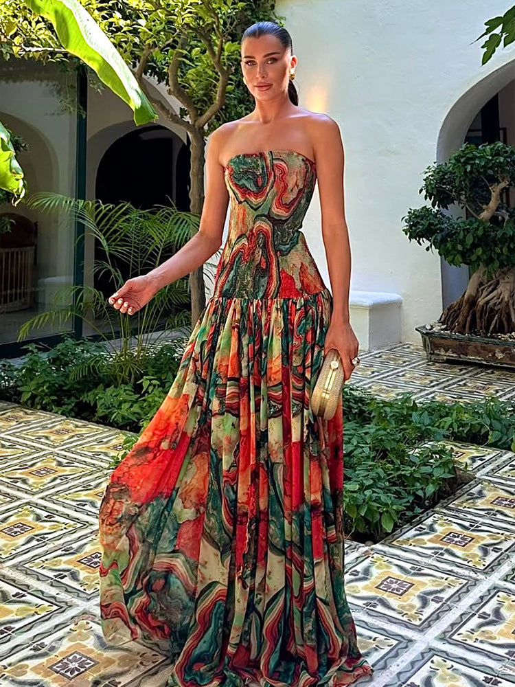 Dame Maxikjole med raffineret strapless design og farverigt marmorprint Stilla