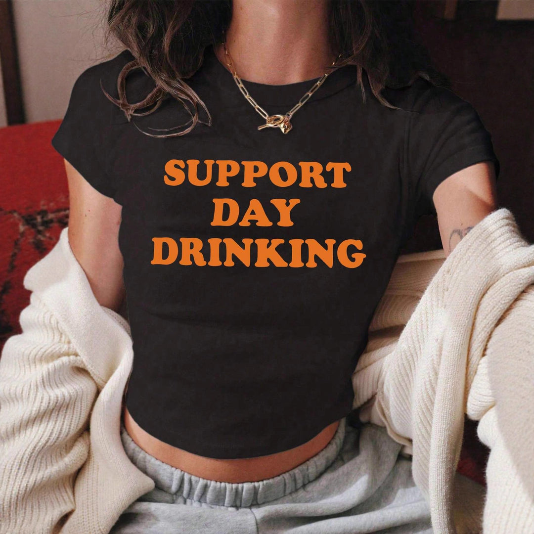 Dame Crop-T-Shirt med kreativt citatdesign Skovae