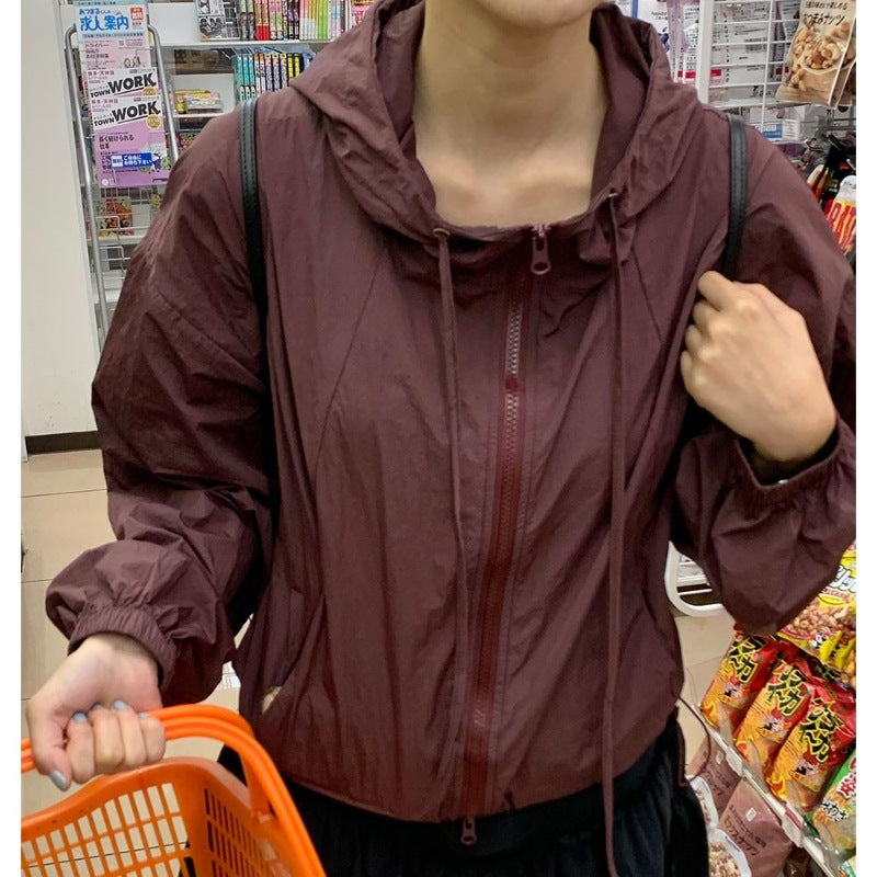 Kvindernes cropped sportsjakke med justerbar snor Stilla